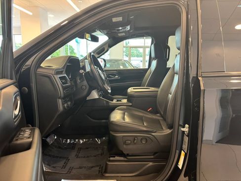 Used 2022 Chevrolet Tahoe Z71 w/ Luxury Package AWD/4WD image 13