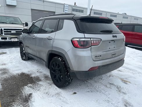 Used 2024 Jeep Compass Latitude w/ Sun and Sound Group image 4