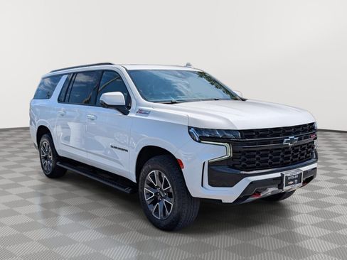 Used 2023 Chevrolet Suburban Z71 w/ Luxury Package AWD/4WD image 7