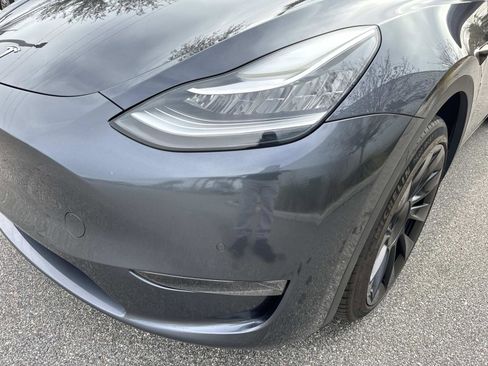 Used 2022 Tesla Model Y Long Range image 9