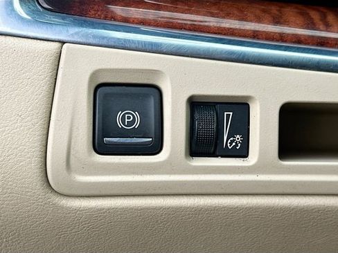 Used 2018 Cadillac XT5 Luxury w/ Driver Awareness Package image 11