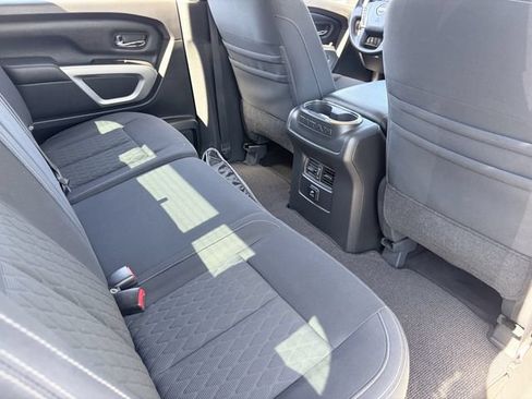 Used 2018 Nissan Titan SV w/ SV Convenience Package AWD/4WD image 22