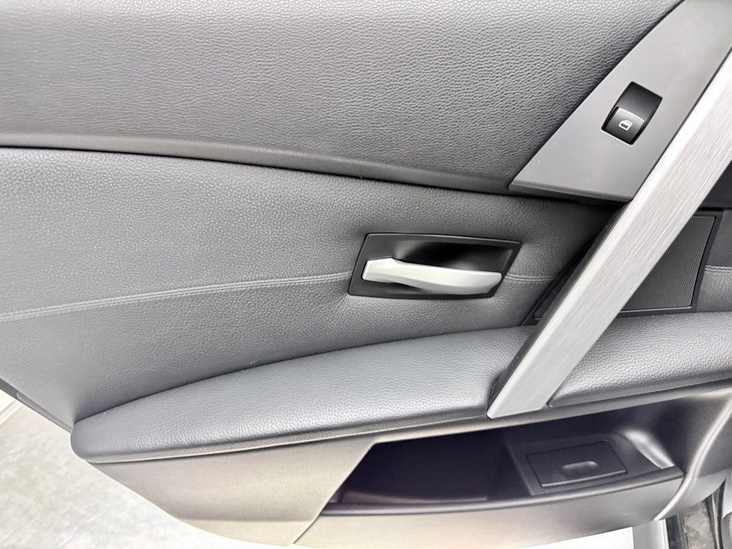 Used 2006 BMW M5 RWD image 17