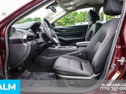 Used 2025 Nissan Altima 2.5 SV FWD image 18