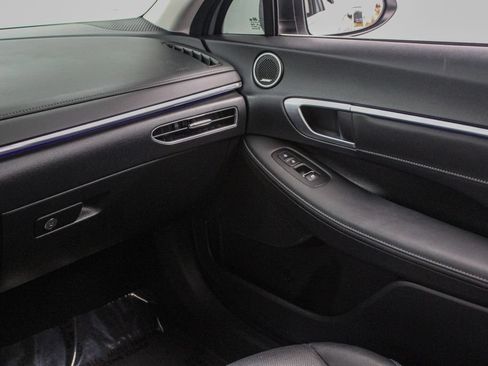 Used 2021 Hyundai Sonata Limited w/ Preferred Accessory Package FWD image 24