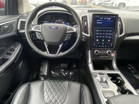 Used 2024 Ford Edge Titanium image 9