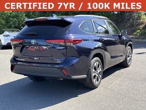 Used 2023 Toyota Highlander XLE AWD/4WD image 2