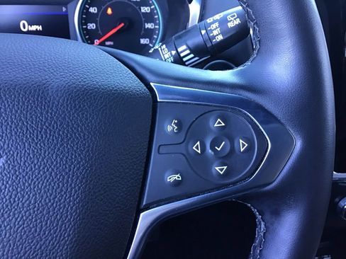 Used 2023 Chevrolet Traverse LT image 23