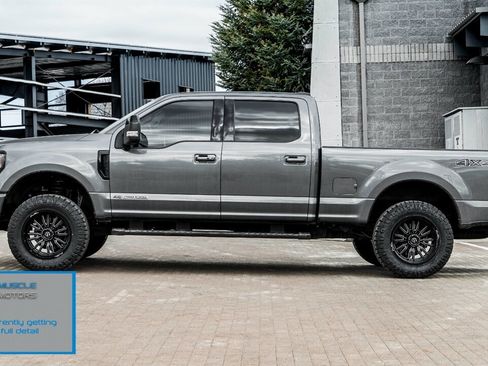 Used 2022 Ford F250 Lariat w/ Black Appearance Package image 3