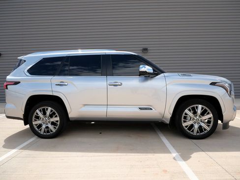 Used 2024 Toyota Sequoia Capstone AWD/4WD image 2