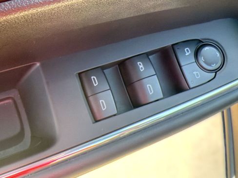Used 2025 GMC Acadia Elevation FWD image 11