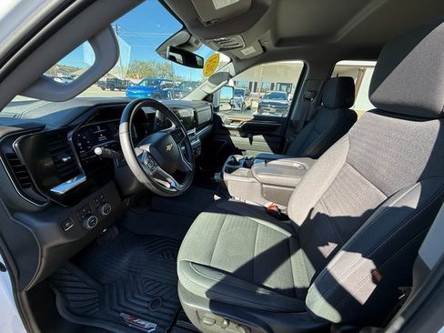 Used 2024 Chevrolet Silverado 2500 LT image 11