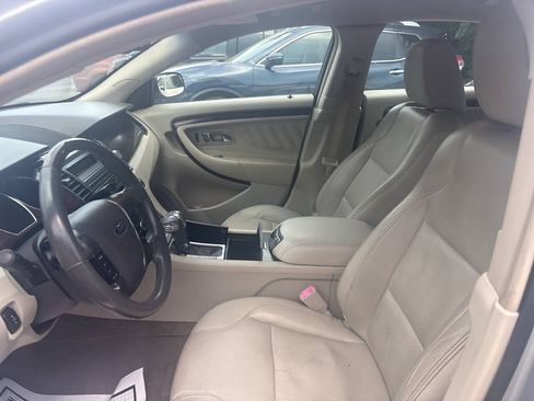 Used 2010 Ford Taurus Limited FWD image 7