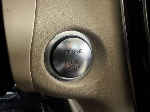 Used 2018 Mercedes-Benz GLC 300 4MATIC image 26