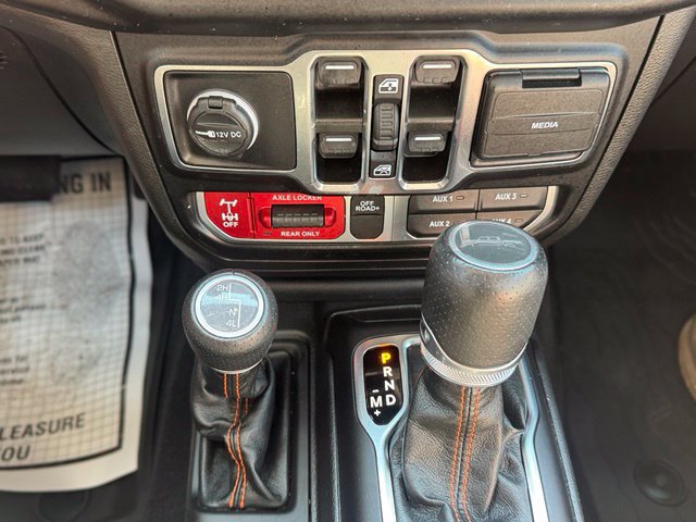 Used 2023 Jeep Gladiator Mojave w/ LED Lighting Group AWD/4WD image 17