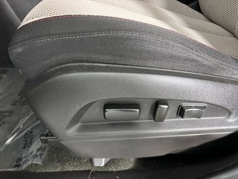 Used 2015 Chevrolet Equinox LT w/ Chrome Appearance Package image 9