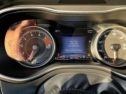 Used 2019 Jeep Cherokee Limited image 12