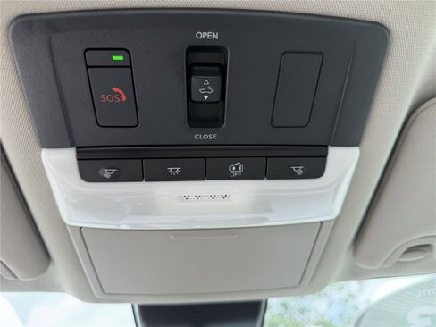 Used 2023 Nissan Altima 2.5 SL AWD/4WD image 12