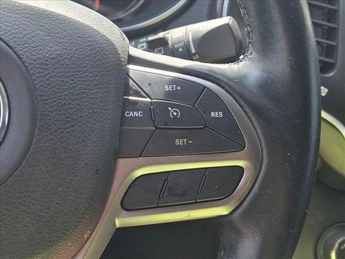 Used 2020 Jeep Cherokee Latitude Plus w/ Cold Weather Group FWD image 13