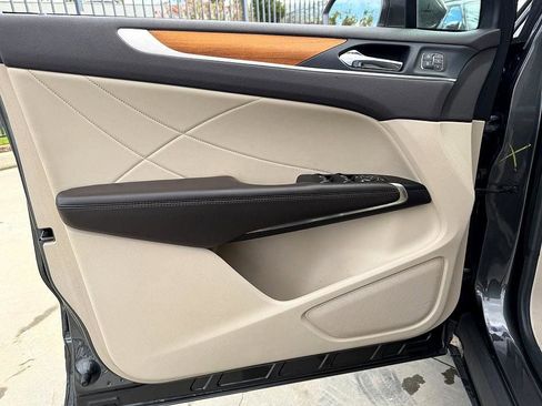 Used 2019 Lincoln MKC Select w/ Select Plus Package image 20