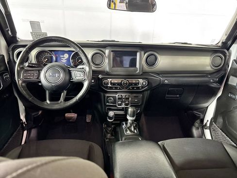 Used 2021 Jeep Gladiator Mojave AWD/4WD image 12