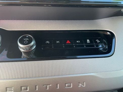 New 2025 Ford Expedition Active image 16