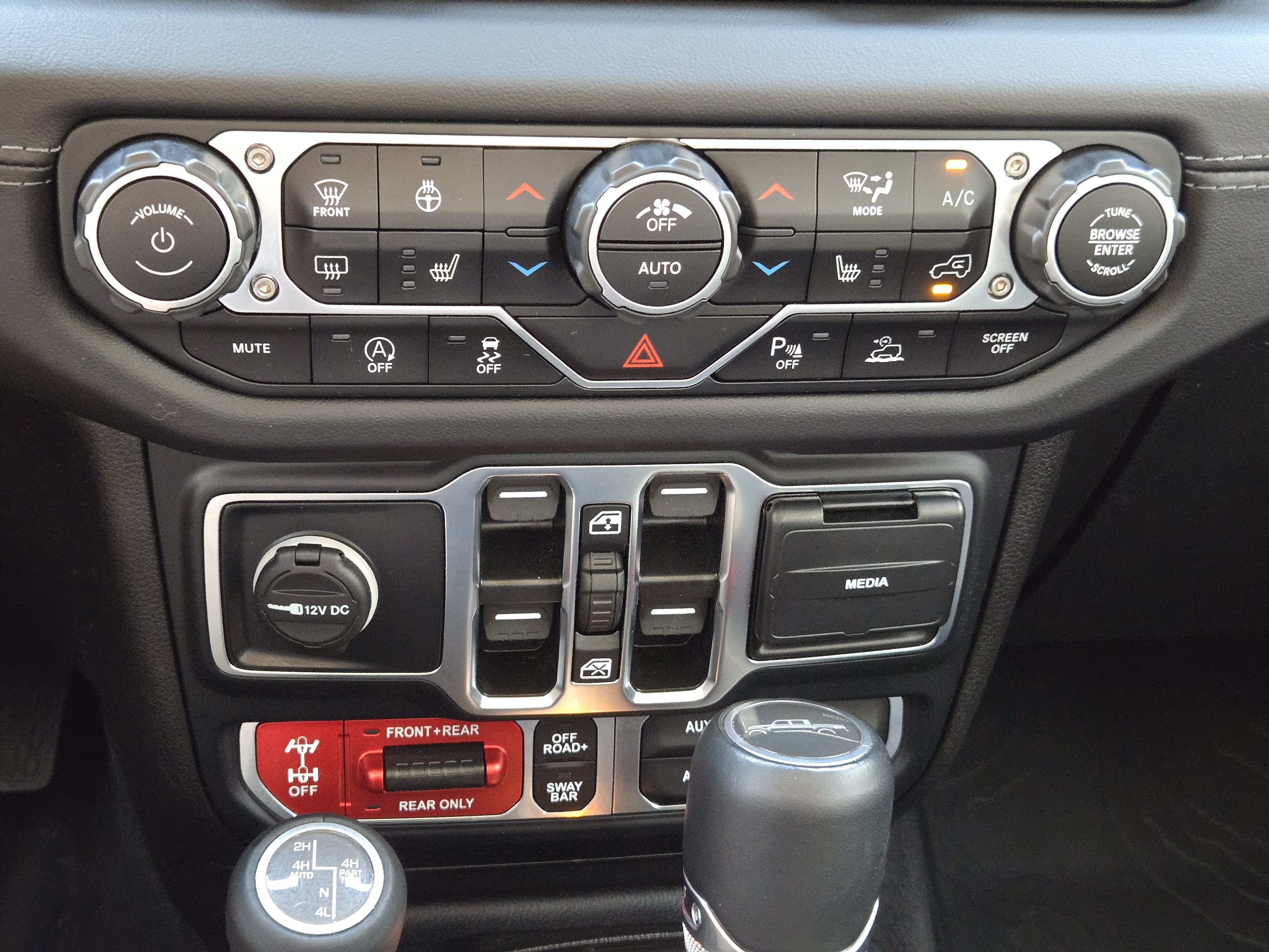 Used 2025 Jeep Gladiator Rubicon AWD/4WD image 21