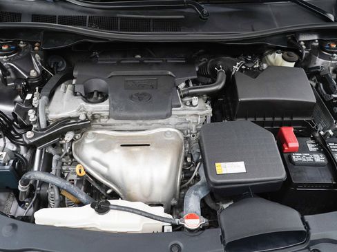 Used 2016 Toyota Camry SE image 27