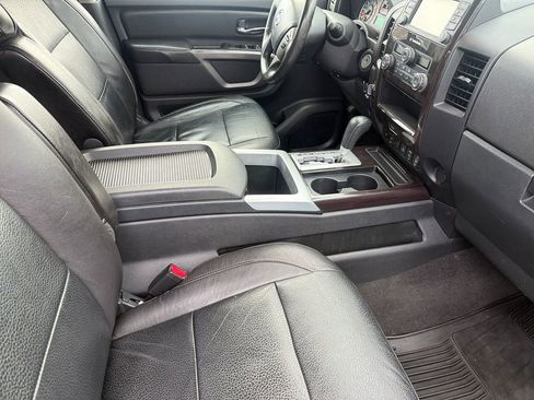 Used 2015 Nissan Titan SL image 16