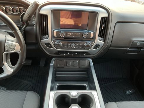 Used 2017 GMC Sierra 2500 SLE w/ HD SLE Preferred Plus Package AWD/4WD image 11