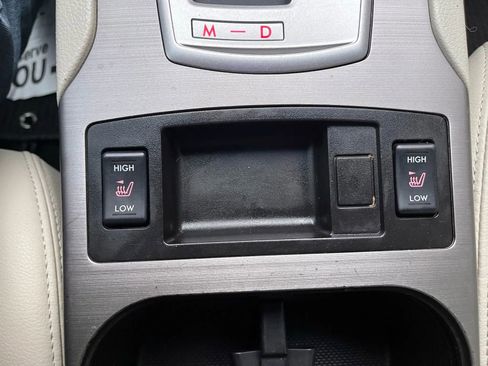 Used 2012 Subaru Outback 3.6R Limited w/ Moonroof Pkg image 18