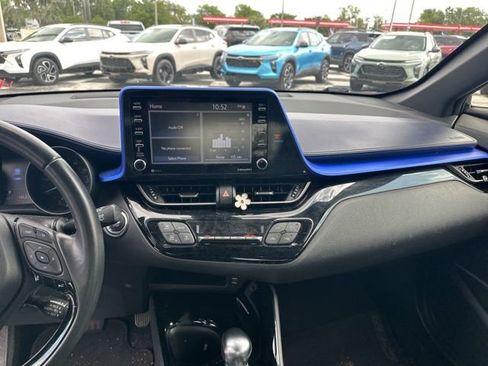 Used 2020 Toyota C-HR XLE FWD image 13