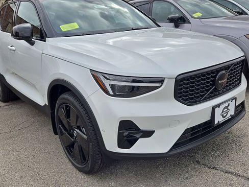 New 2026 Volvo XC40 B5 Ultra w/ Protection Package Premier image 2