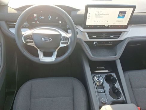 Used 2025 Ford Explorer Active image 27