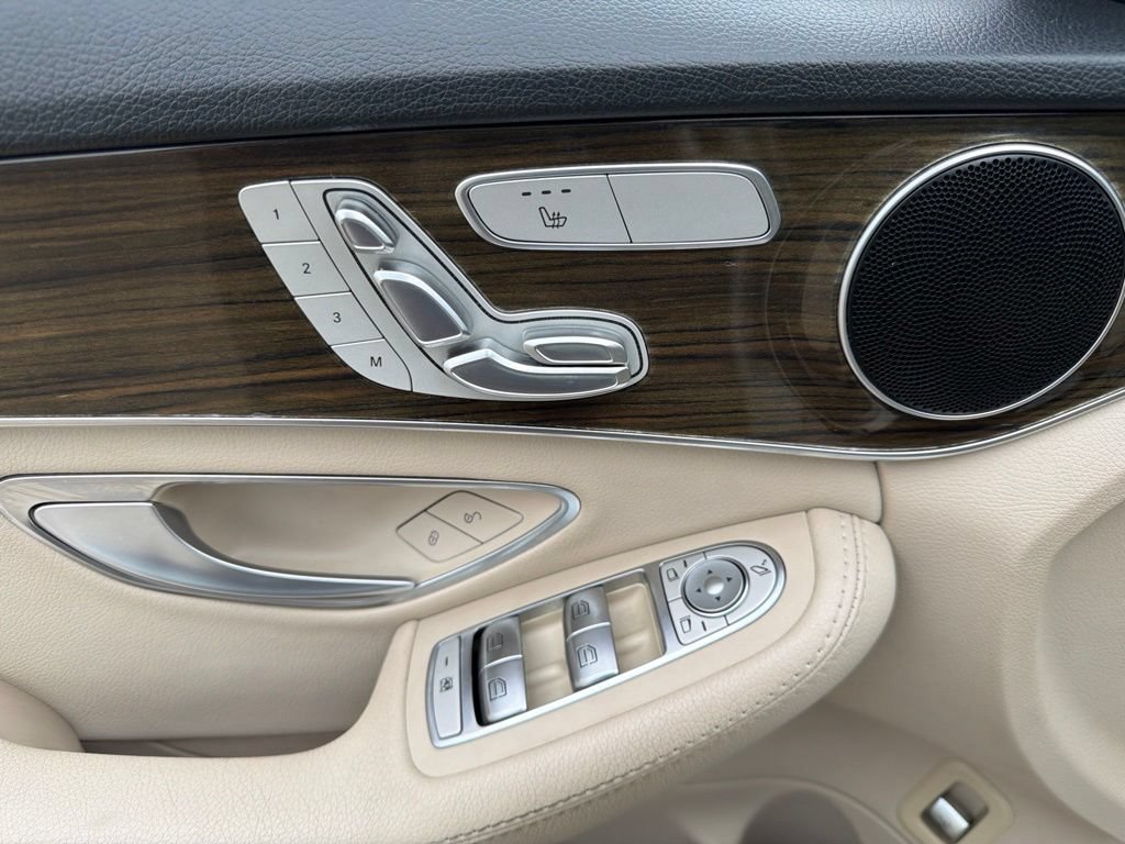 Used 2019 Mercedes-Benz C 300 4MATIC Sedan image 24