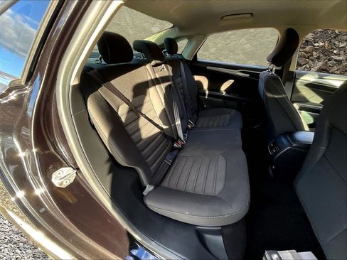 Used 2019 Ford Fusion SE image 25