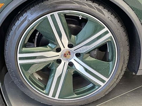 Used 2025 Porsche Macan 4 Electric image 11