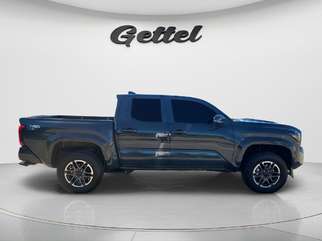 Used 2024 Toyota Tacoma TRD Sport w/ TRD Sport Upgrade Package AWD/4WD image 4