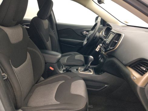 Used 2014 Jeep Cherokee Sport w/ Trailer Tow Group FWD image 21