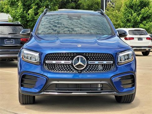 New 2025 Mercedes-Benz GLB 250 image 2