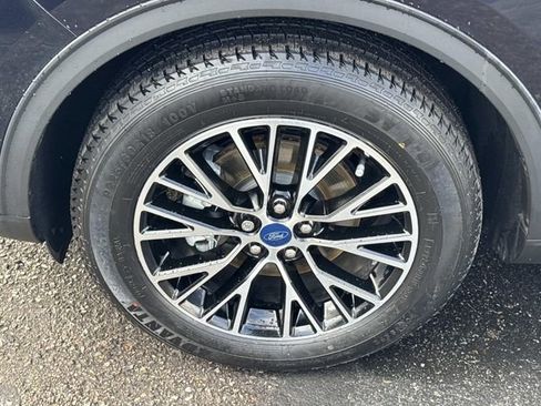 Certified 2021 Ford Escape Titanium image 38