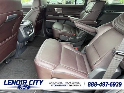Used 2026 Ford Expedition Platinum w/ Platinum Ultimate Package AWD/4WD image 11