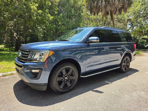 Used 2020 Ford Expedition XLT w/ Equipment Group 202A RWD image 3