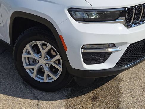 Used 2023 Jeep Grand Cherokee Limited AWD/4WD image 3