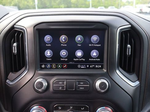 Used 2022 GMC Sierra 2500 AT4 w/ AT4 Premium Plus Package AWD/4WD image 9