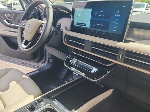 New 2026 Lincoln Corsair Premiere image 31