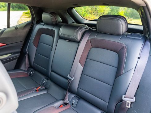 Used 2024 Chevrolet Equinox EV RS FWD image 18