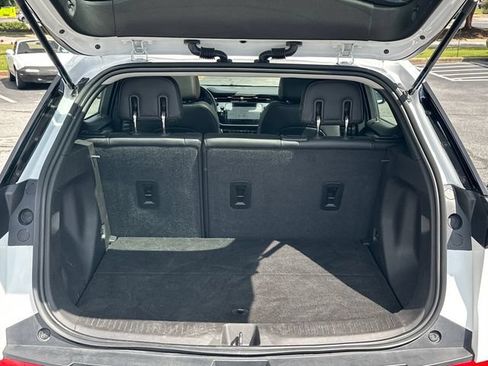 Used 2023 Chevrolet Bolt EUV Premier w/ Sun & Sound Package FWD image 5