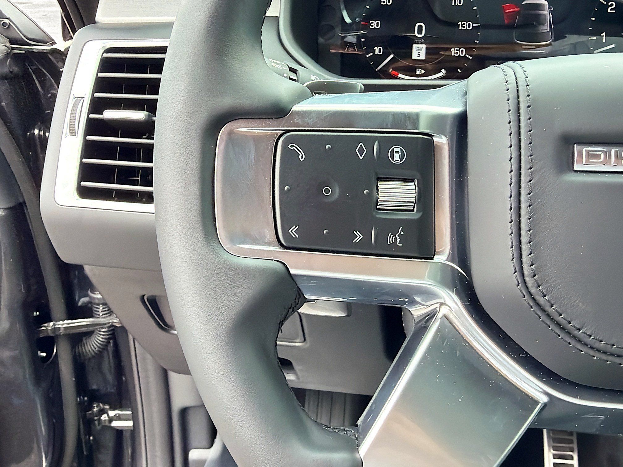 New 2026 Land Rover Discovery Limited Edition AWD/4WD image 36
