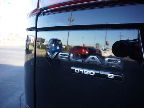 Used 2018 Land Rover Range Rover Velar S image 10